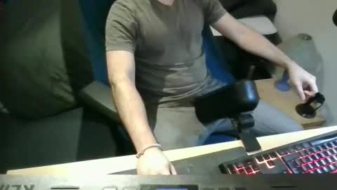 Snapshot of azdert2100 chatting on 02/17/26, 12:01 azdert online show from 02/17/26, 12:01