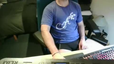 Snapshot of azdert2100 chatting on 03/25/26, 09:37 azdert online show from 03/25/26, 09:37