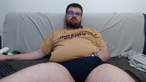 Snapshot of azer912 chatting on 12/22/25, 09:45 Azer online show from 12/22/25, 09:45