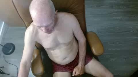 Snapshot of azmichael5 chatting on 03/12/26, 11:38 Mike online show from 03/12/26, 11:38