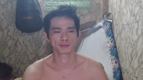 Snapshot of azn_philip chatting on 12/18/24, 05:42 Philip online show from 12/18/24, 05:42