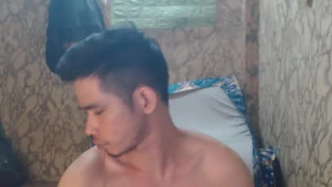 Snapshot of azn_philip chatting on 11/05/25, 10:37 Philip online show from 11/05/25, 10:37
