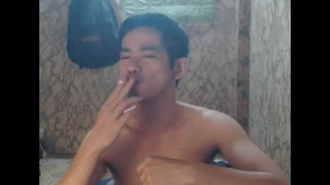 Snapshot of azn_philip chatting on 11/22/25, 09:19 Philip online show from 11/22/25, 09:19