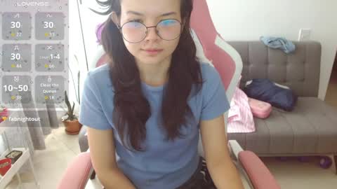 Azu  online show from 04/25/26, 03:42