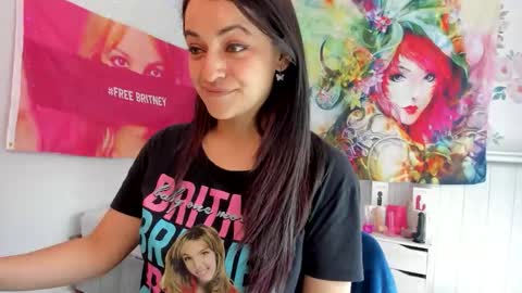 Azucena R online show from 11/10/25, 03:11