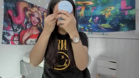 Azucena R online show from 12/05/25, 06:59