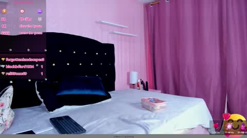 Snapshot of azul_moon chatting on 09/28/25, 03:34 azul_moon online show from 09/28/25, 03:34
