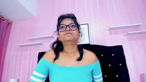 Snapshot of azul_moon chatting on 10/10/25, 04:33 azul_moon online show from 10/10/25, 04:33