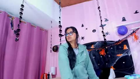Snapshot of azul_moon chatting on 10/19/25, 03:40 azul_moon online show from 10/19/25, 03:40
