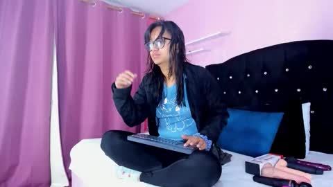 Snapshot of azul_moon chatting on 12/02/25, 03:56 azul_moon online show from 12/02/25, 03:56