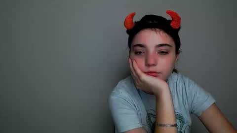 azumi_chan_ online show from 10/10/25, 09:14