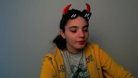 azumi_chan_ online show from 10/12/25, 01:32