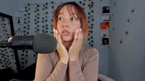 azumi saan online show from 09/14/25, 01:38