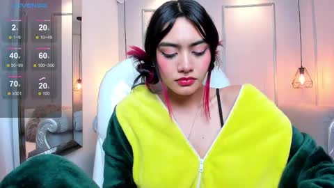 Azura online show from 02/11/25, 01:41