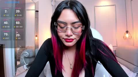 Azura online show from 02/12/25, 10:37