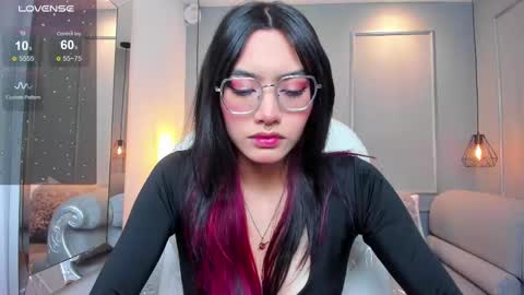 Azura online show from 11/18/25, 07:18