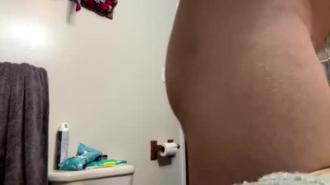 Snapshot of b00tyh0l3l0vin69 chatting on 01/18/26, 11:30 Htwnswangngape online show from 01/18/26, 11:30