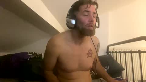 Snapshot of b4dafall44 chatting on 12/13/24, 02:32 b4dafall44 online show from 12/13/24, 02:32