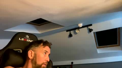 Snapshot of b4dafall44 chatting on 01/17/25, 04:06 b4dafall44 online show from 01/17/25, 04:06