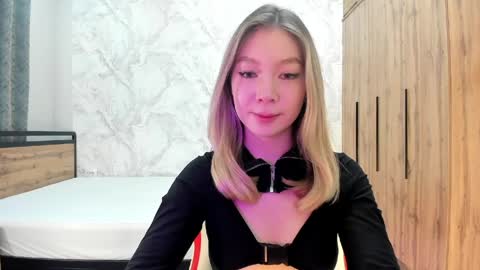 Snapshot of babby_rabbit_ chatting on 06/03/26, 02:33 Cute Raby online show from 06/03/26, 02:33