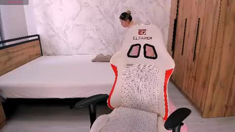 Snapshot of babby_rabbit_ chatting on 06/22/26, 08:11 Cute Raby online show from 06/22/26, 08:11