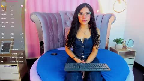 Snapshot of babe_vennus chatting on 05/18/26, 03:40 Venus online show from 05/18/26, 03:40