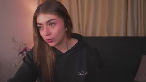 Snapshot of babesamanta chatting on 11/17/25, 12:38 Samanta online show from 11/17/25, 12:38