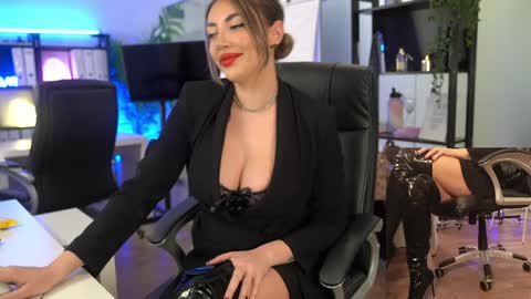 Olivia and Lexi online show from 04/03/26, 05:05