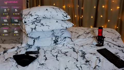 Snapshot of babespace chatting on 12/22/24, 08:03 Lina online show from 12/22/24, 08:03