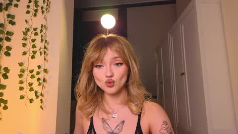 Snapshot of baby_adele chatting on 12/18/24, 08:25 bb adele online show from 12/18/24, 08:25