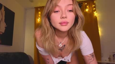 Snapshot of baby_adele chatting on 12/24/24, 06:50 bb adele online show from 12/24/24, 06:50