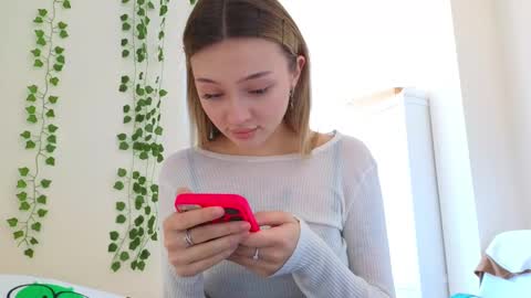 Snapshot of baby_adele chatting on 01/29/25, 07:46 bb adele online show from 01/29/25, 07:46