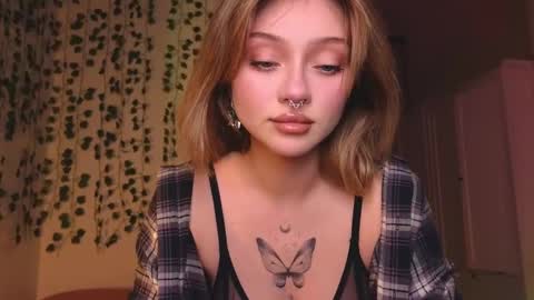 Snapshot of baby_adele chatting on 02/06/25, 10:43 bb adele online show from 02/06/25, 10:43