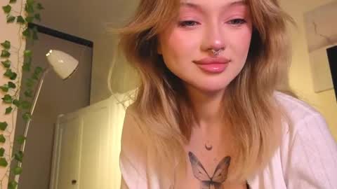 Snapshot of baby_adele chatting on 02/17/25, 09:30 bb adele online show from 02/17/25, 09:30