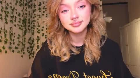 Snapshot of baby_adele chatting on 03/05/25, 09:15 bb adele online show from 03/05/25, 09:15