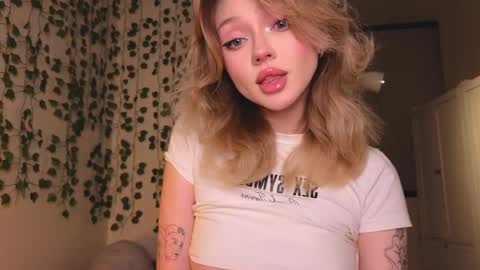 Snapshot of baby_adele chatting on 03/06/25, 08:37 bb adele online show from 03/06/25, 08:37