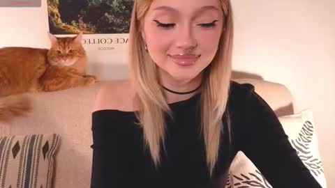 Snapshot of baby_adele chatting on 10/04/25, 09:02 bb adele online show from 10/04/25, 09:02