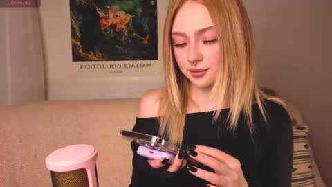 Snapshot of baby_adele chatting on 10/18/25, 05:57 bb adele online show from 10/18/25, 05:57