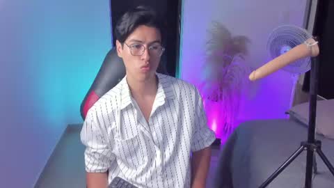 Snapshot of baby_cortesxxx chatting on 06/17/26, 07:15 David Cortes online show from 06/17/26, 07:15