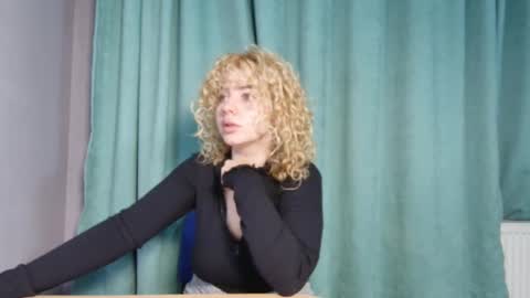 Snapshot of baby_doll91 chatting on 01/14/25, 04:25 Babby Doll online show from 01/14/25, 04:25