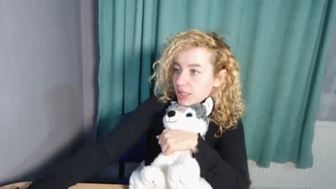 Snapshot of baby_doll91 chatting on 01/16/25, 06:37 Babby Doll online show from 01/16/25, 06:37