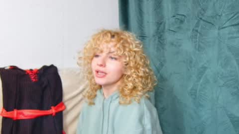 Snapshot of baby_doll91 chatting on 02/28/25, 08:28 Babby Doll online show from 02/28/25, 08:28