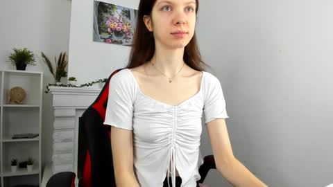 Evalena maybe just Eva online show from 12/06/24, 04:47