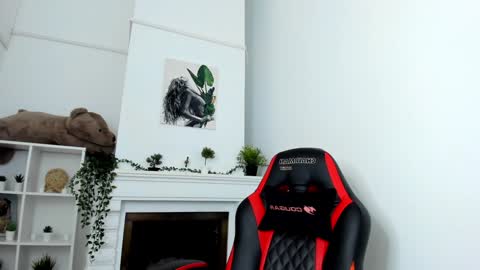 Evalena maybe just Eva online show from 01/24/25, 11:04