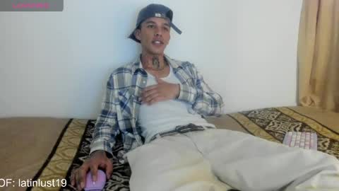 Snapshot of baby_gio chatting on 04/21/26, 06:01 OF GxoXabs online show from 04/21/26, 06:01