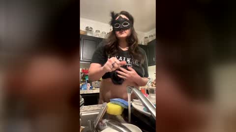 baby_girl_93 online show from 12/14/25, 10:42