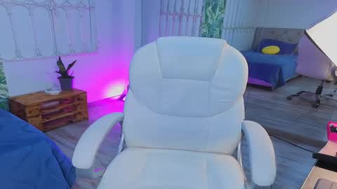 Snapshot of baby_julieta00 chatting on 05/20/26, 04:18 Julieta online show from 05/20/26, 04:18