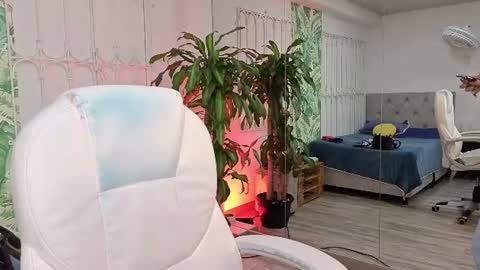Snapshot of baby_julieta00 chatting on 06/13/26, 11:41 Julieta online show from 06/13/26, 11:41