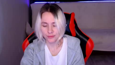 baby_kitte online show from 12/13/24, 06:31