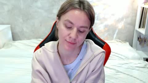 baby_kitte online show from 10/01/25, 04:07